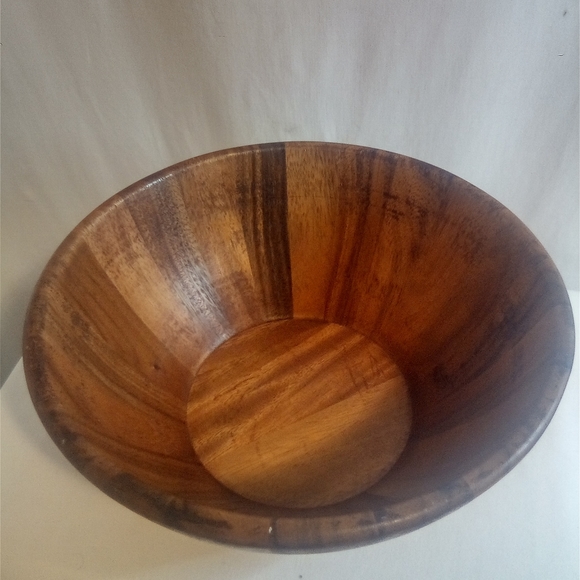 Large Wooden Bowl by Authentic Kitchen 12in diameter Beautiful Grain Lines